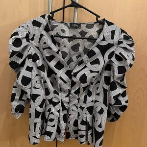 Puffed sleeved blouse
